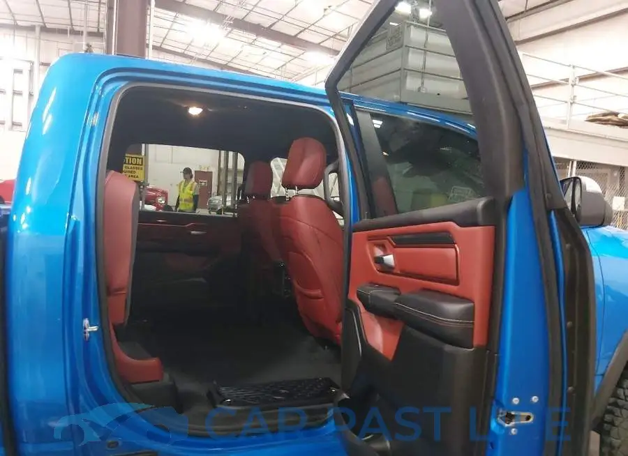 1C6SRFLM8NN156188# 8