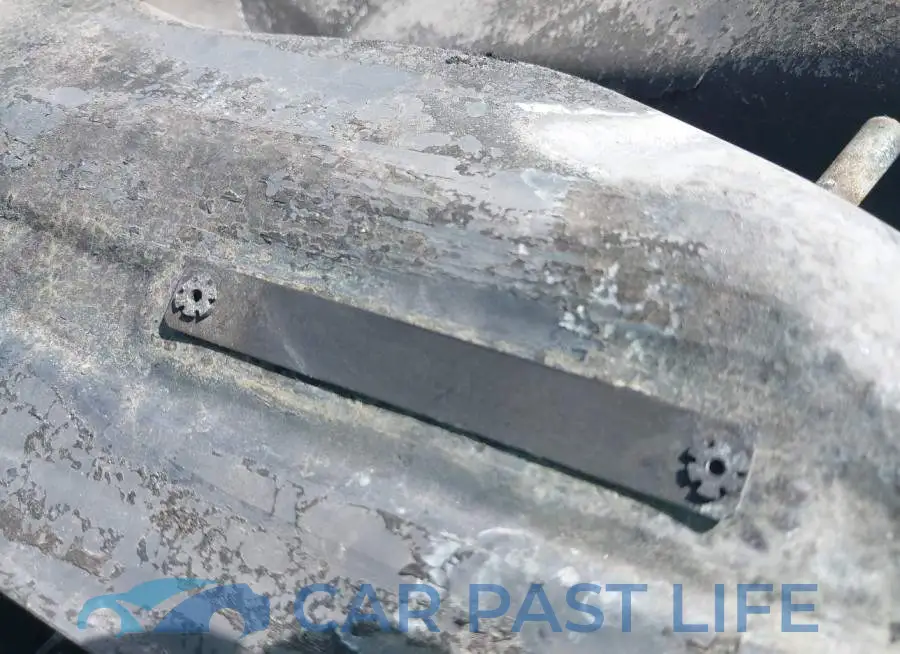 19UDE2F70GA011833# 9