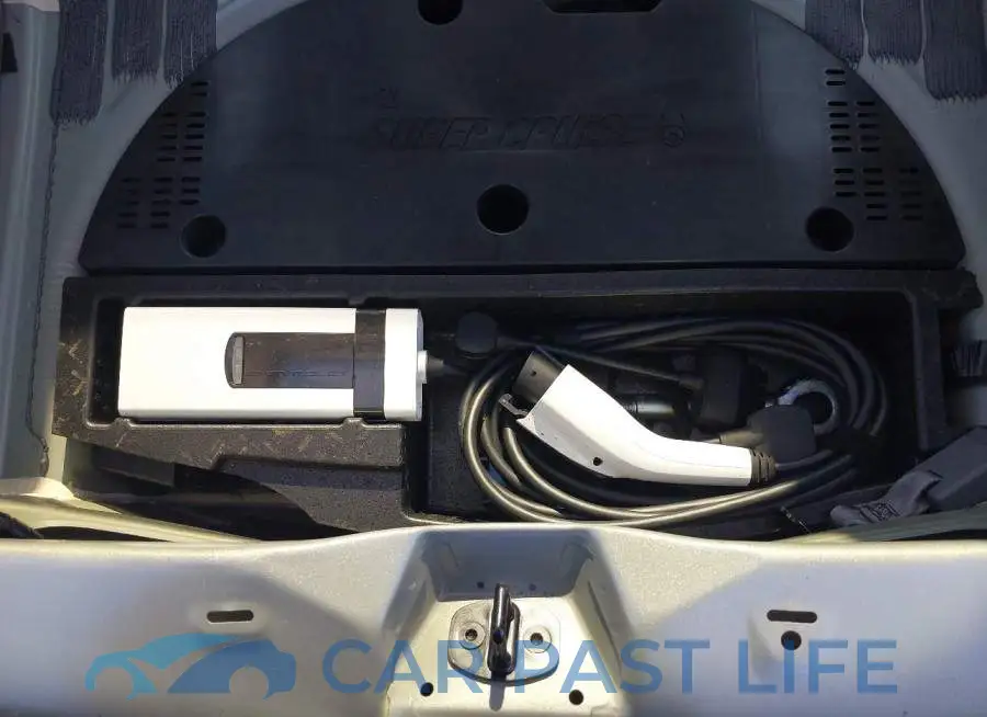 1G1FZ6S0XP4175948# 20
