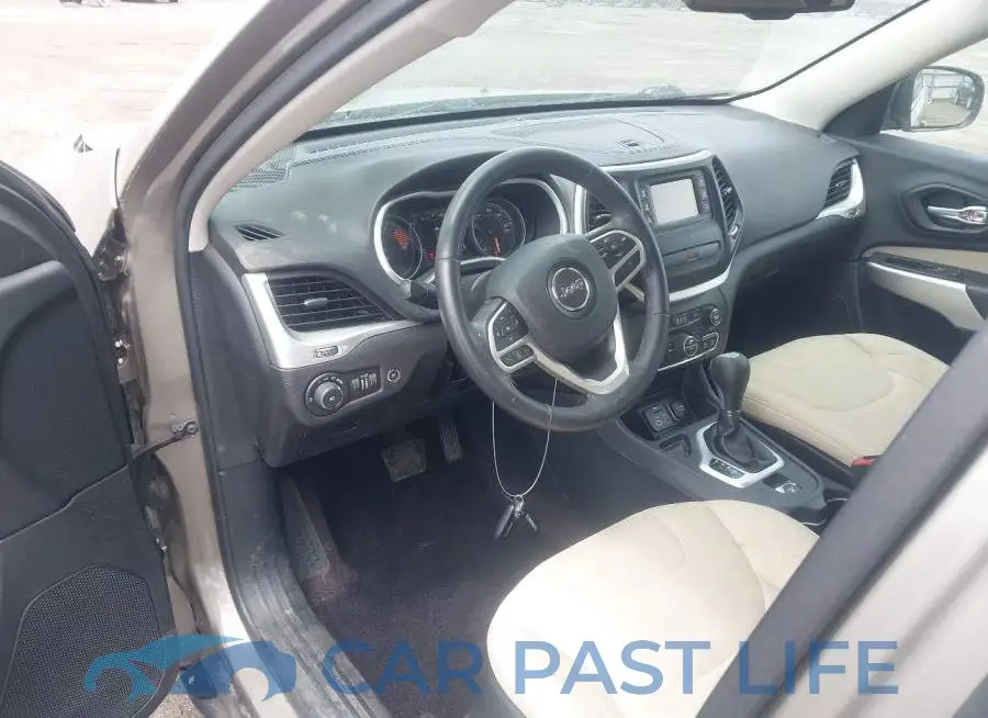1C4PJLCS4HW624063# 18