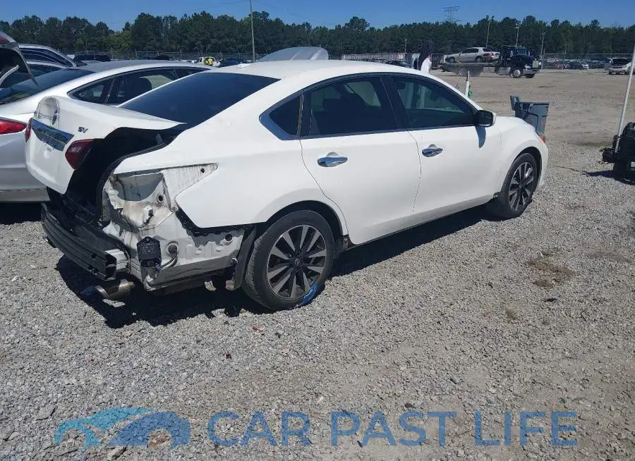 1N4AL3AP5JC241230# 4
