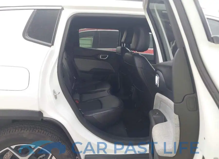 3C4NJDBN5RT605750# 8