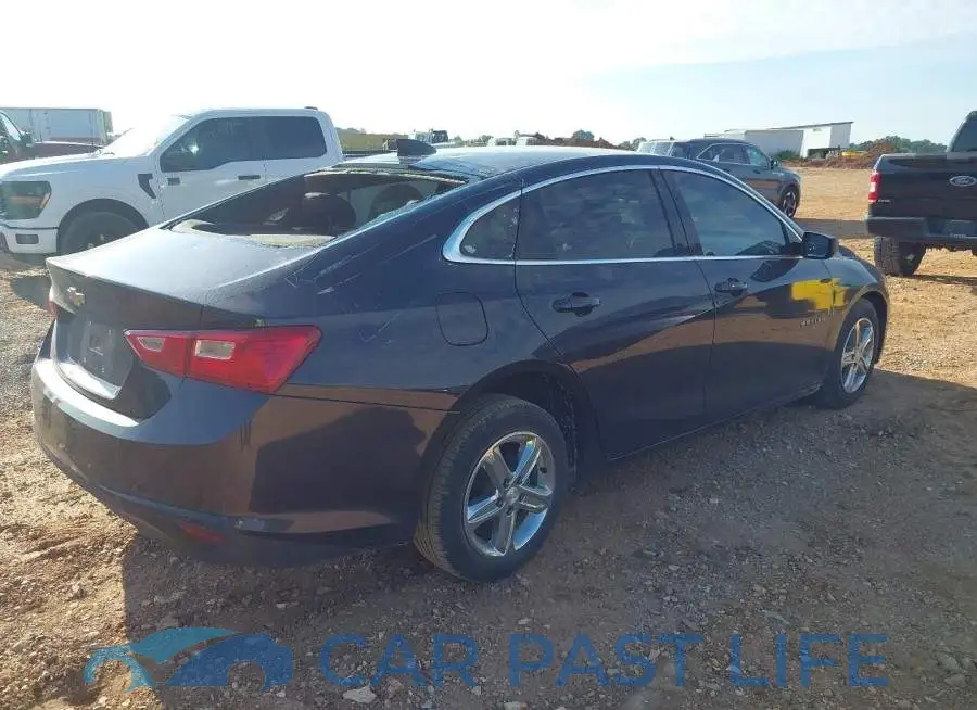 1G1ZB5ST4NF209938# 4