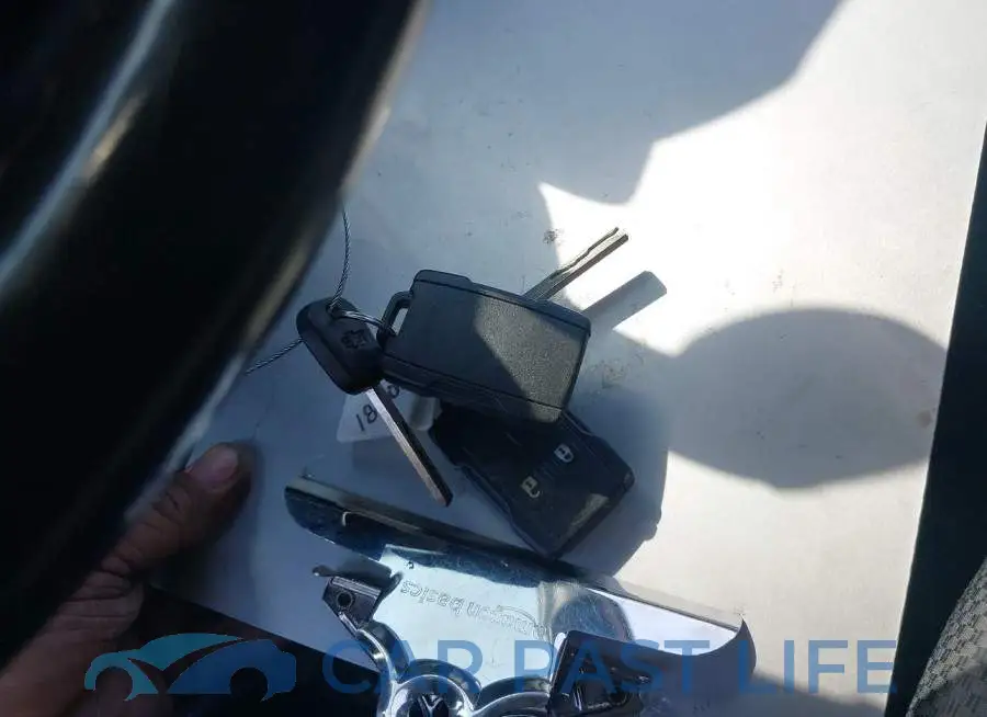 1GCVKREH6JZ198759# 11