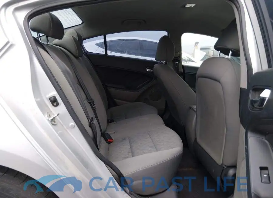 KNAFK4A63G5555243# 8