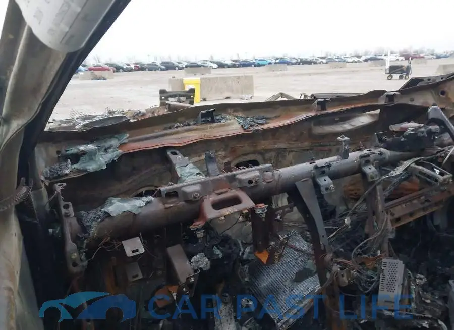 1G1ZD5ST3JF152569# 7