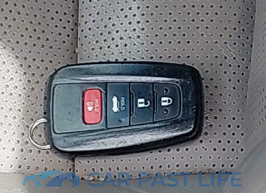 4T1B61HKXJU143577# 11
