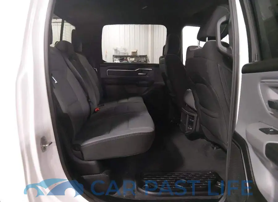 1C6SRFMT8NN324806# 8