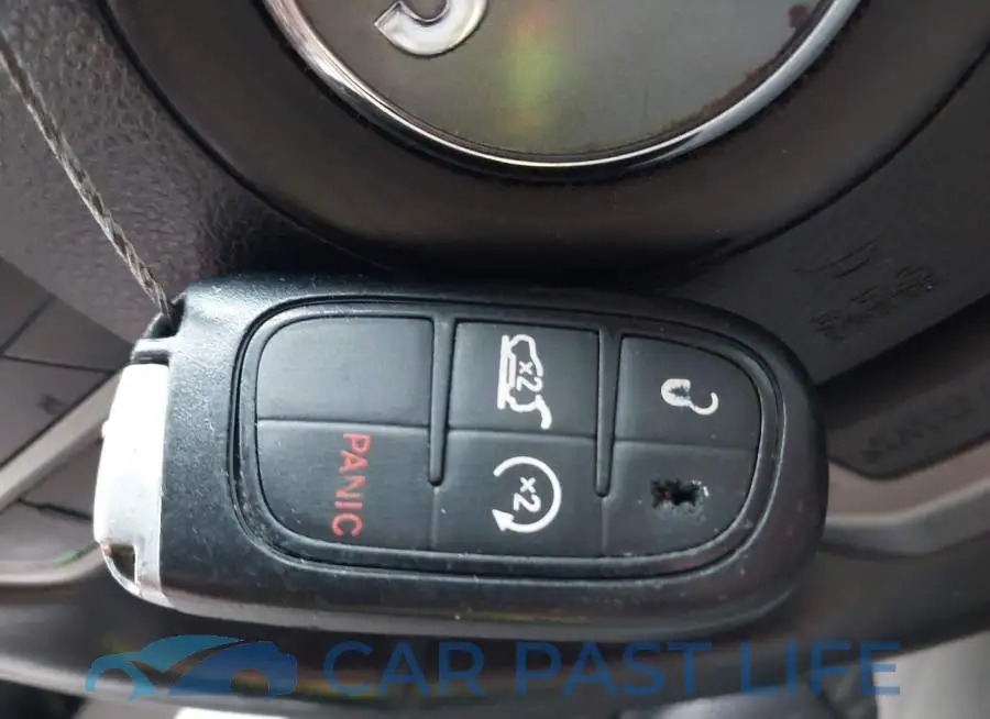 1C4PJMDX8KD359568# 11