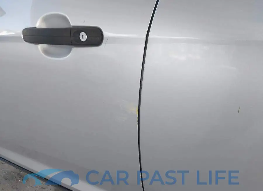 1FADP3E25JL208079# 12