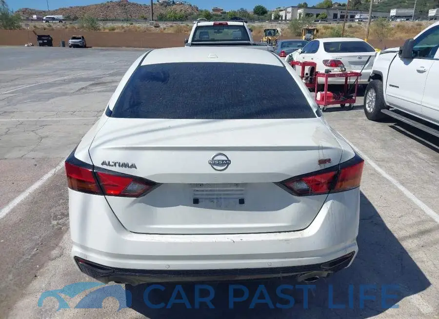 1N4BL4CV0RN316924# 17