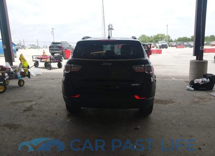 3C4NJCBB3JT181778# 17