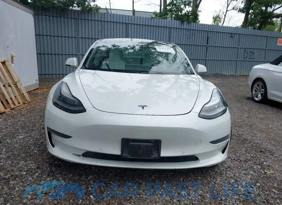 5YJ3E1EB8KF421533# 12