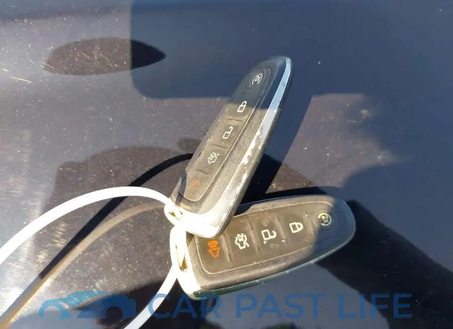 1FMCU0HD3KUA28990# 11