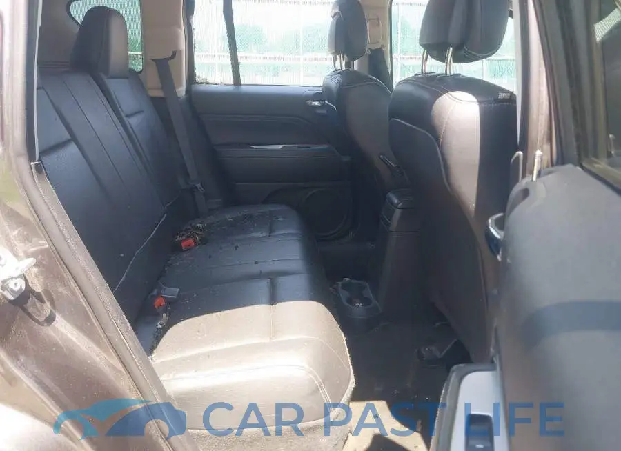 1C4NJDEB4HD111028# 8