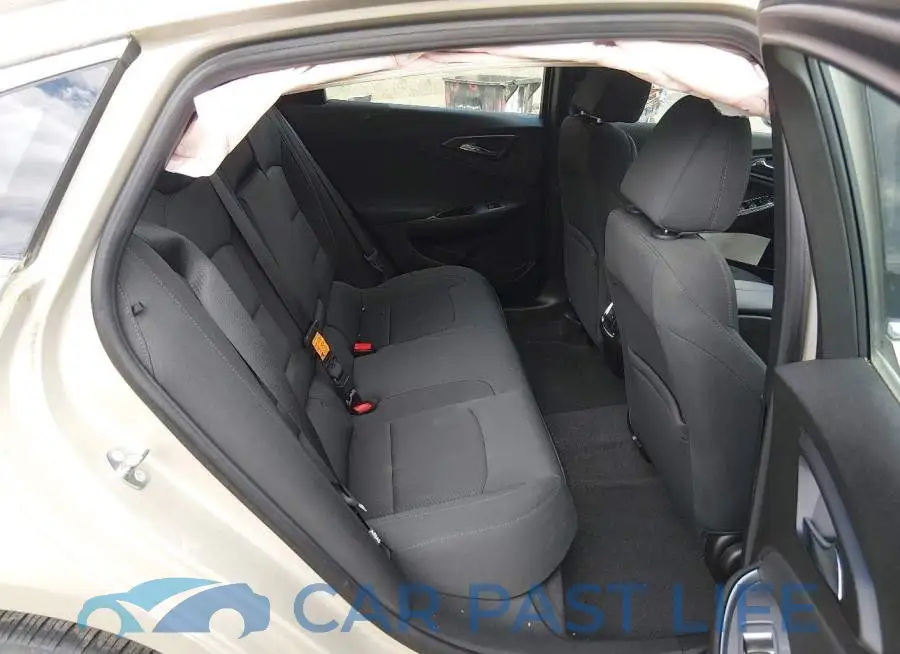 1G1ZE5ST3GF315940# 8