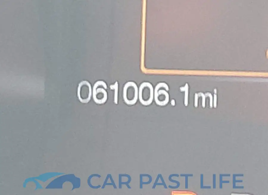 1FATP8UHXL5105925# 16