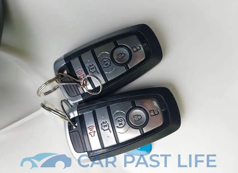 1FMJU1JT5NEA39955# 11