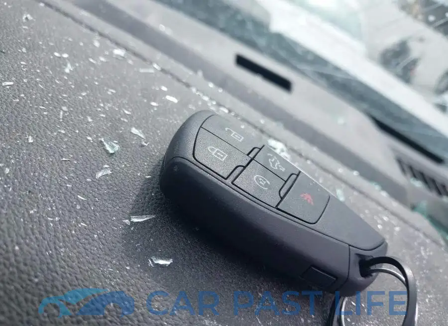 2GC4KNE74T1129348# 10