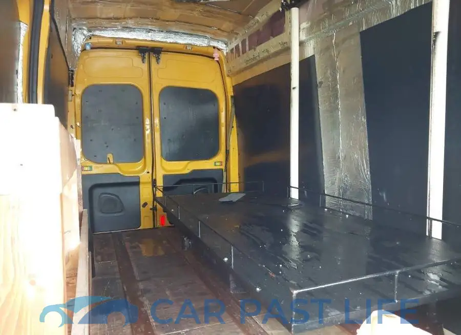 1FTYR2XM7HKA77915# 8