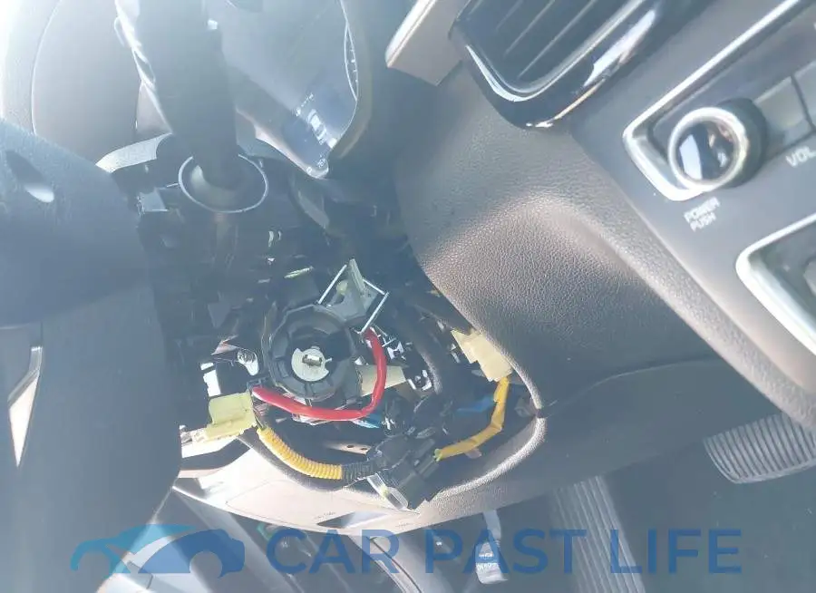 5XXGT4L38KG372898# 20