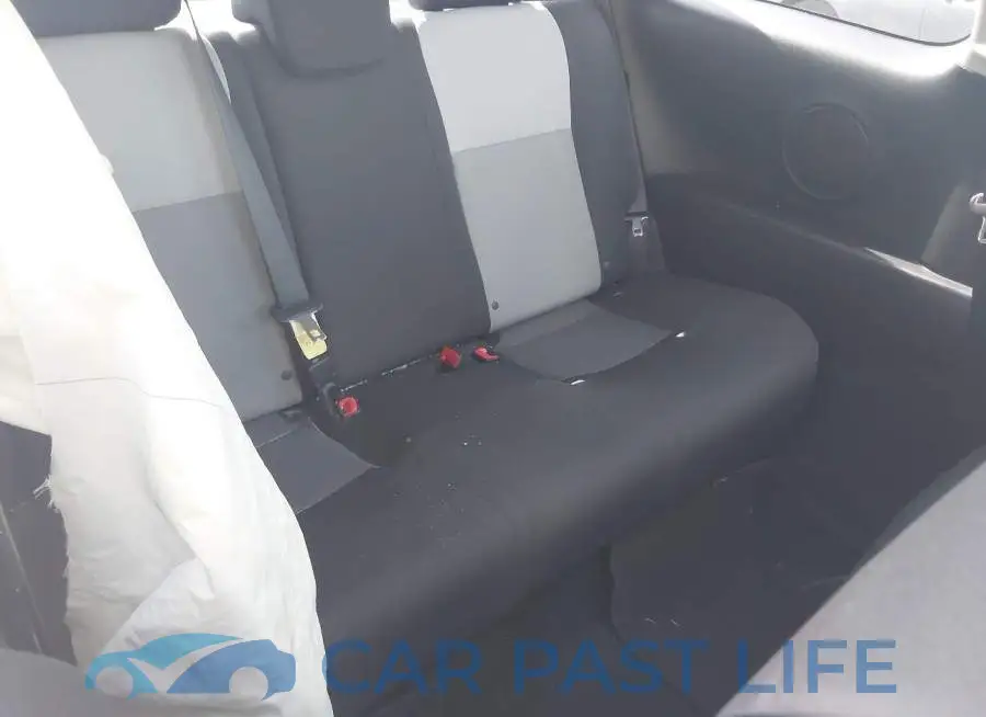 VNKJTUD34JA086570# 8