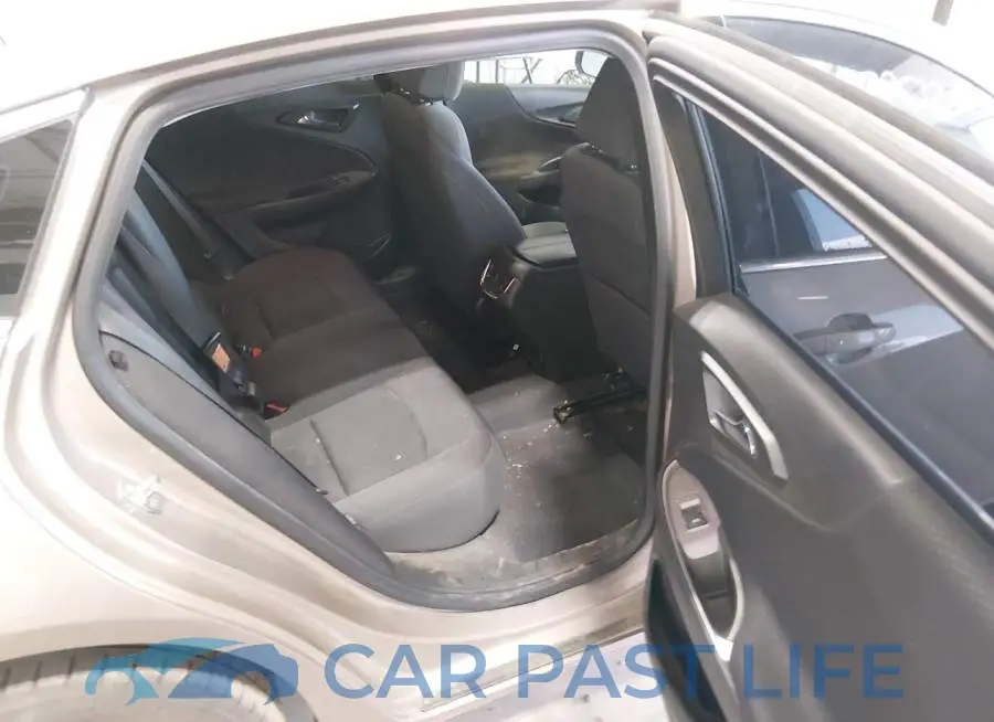 1G1ZD5ST7PF242509# 8