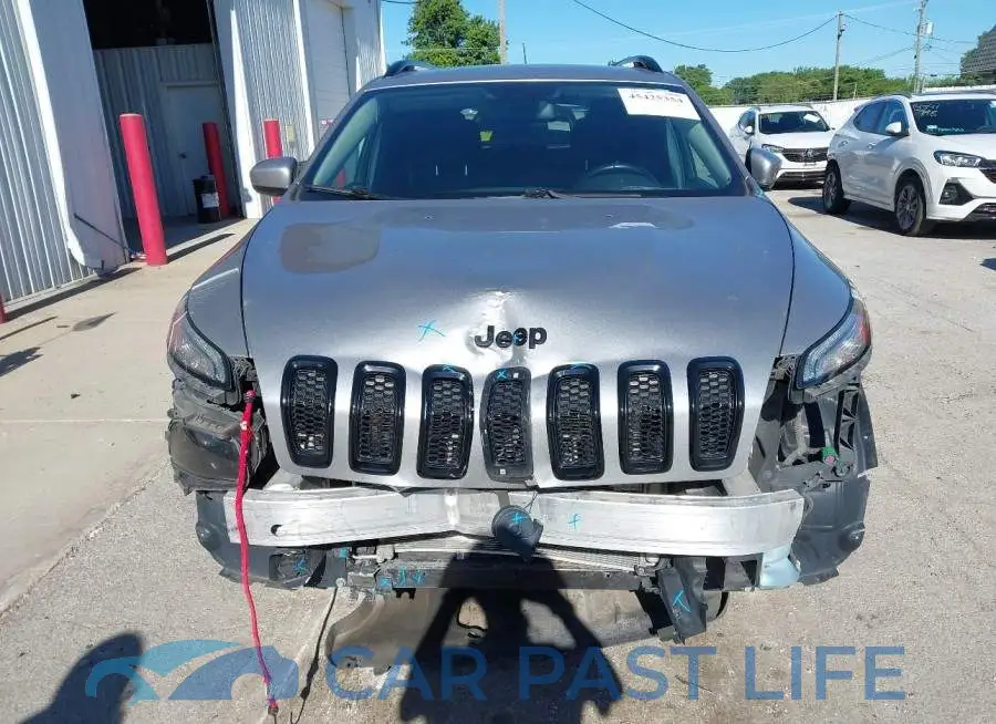 1C4PJLCB4JD540066# 12
