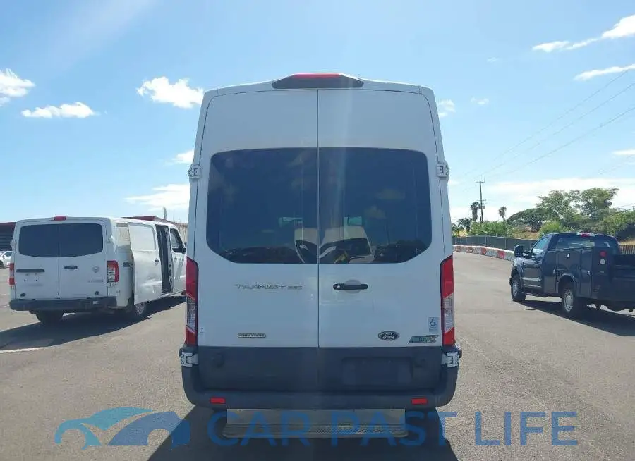 1FBAX2XV5JKB51908# 17