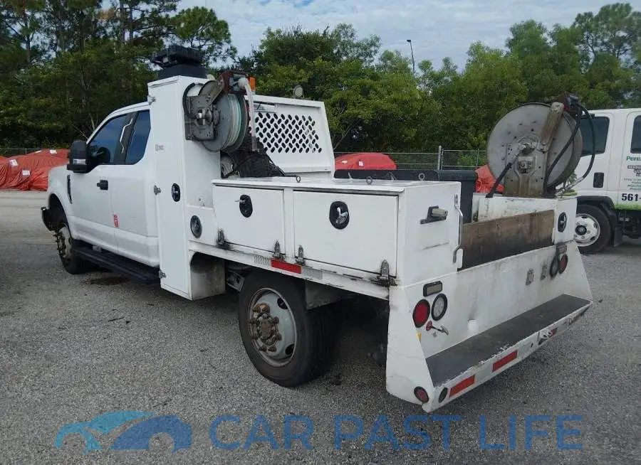 1FD7X3B61JEB52964# 3