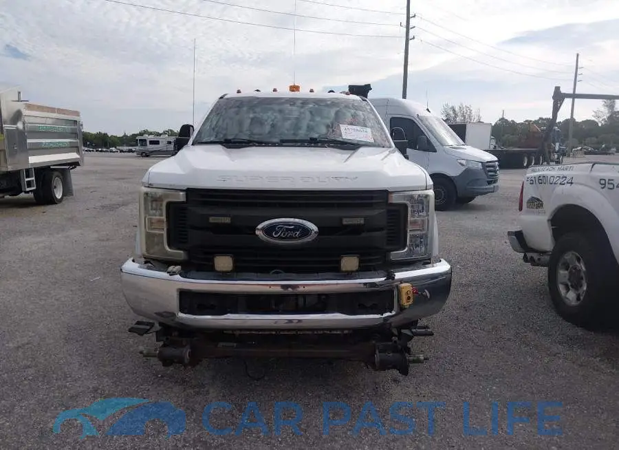 1FD7X3B61JEB52964# 11