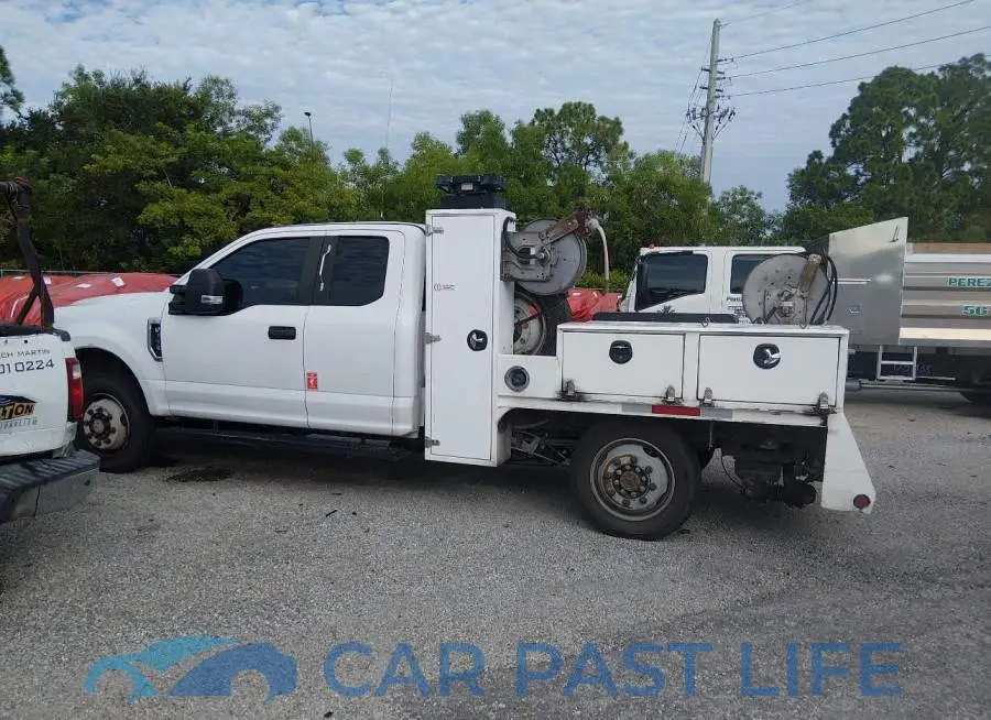 1FD7X3B61JEB52964# 13