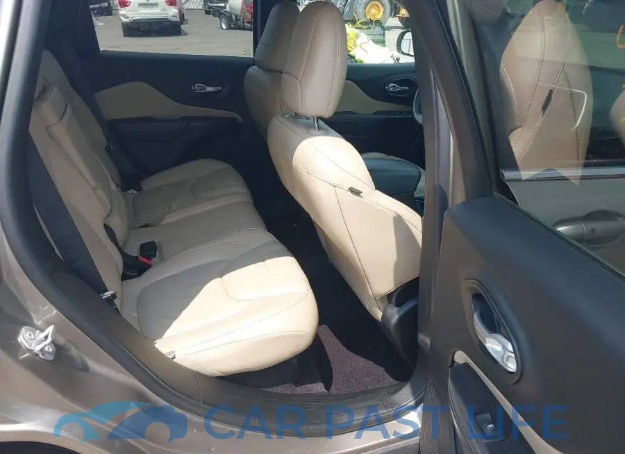 1C4PJLDB4GW347587# 8