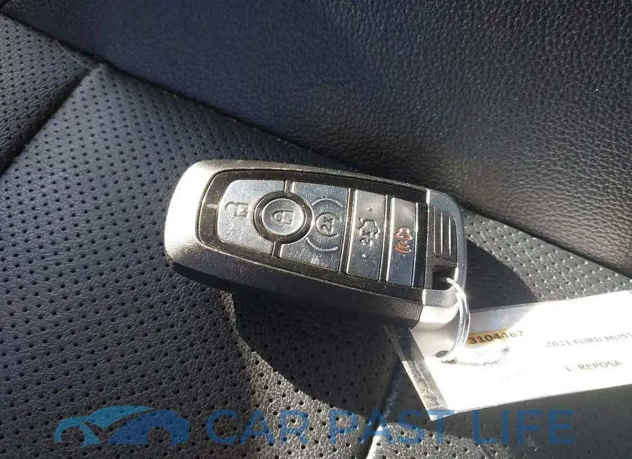 1FA6P8CFXM5151575# 11