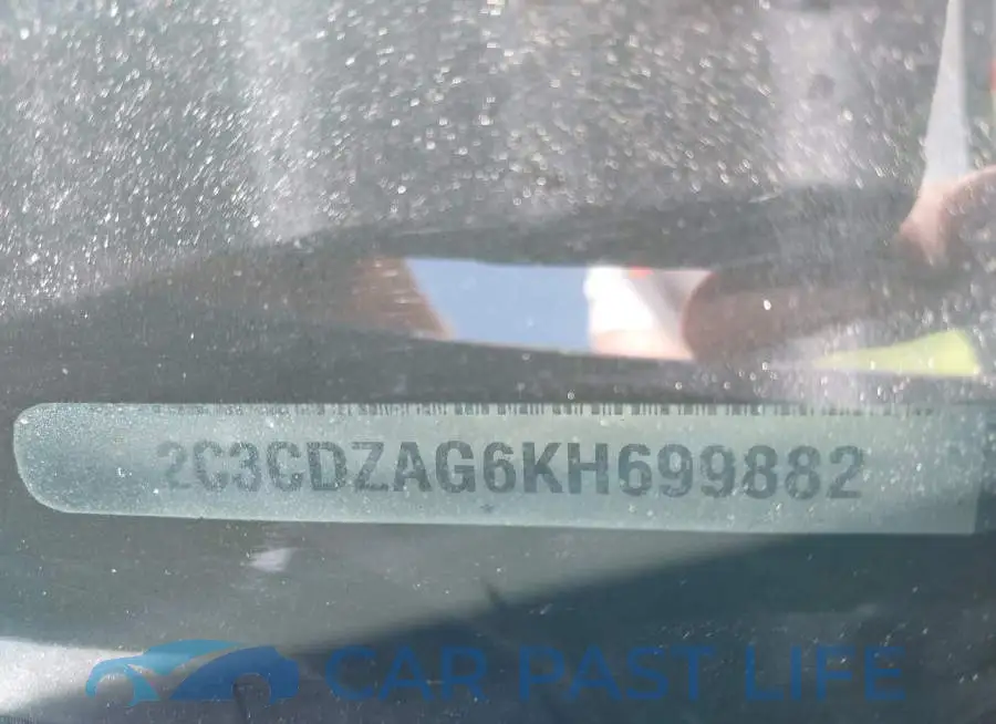 2C3CDZAG6KH699882# 9