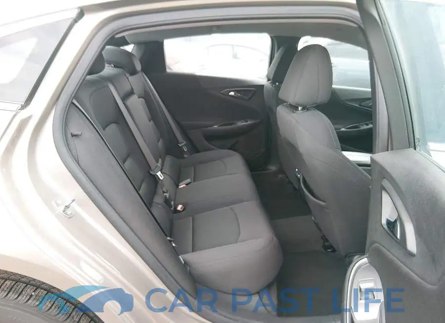 1G1ZD5ST1SF115411# 8