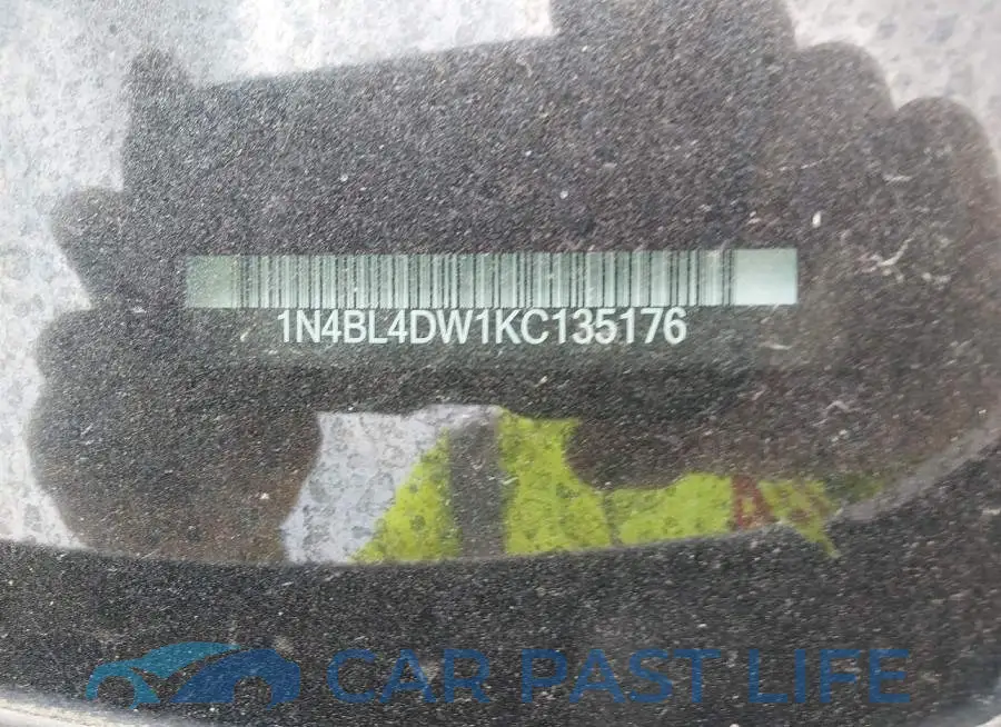 1N4BL4DW1KC135176# 9