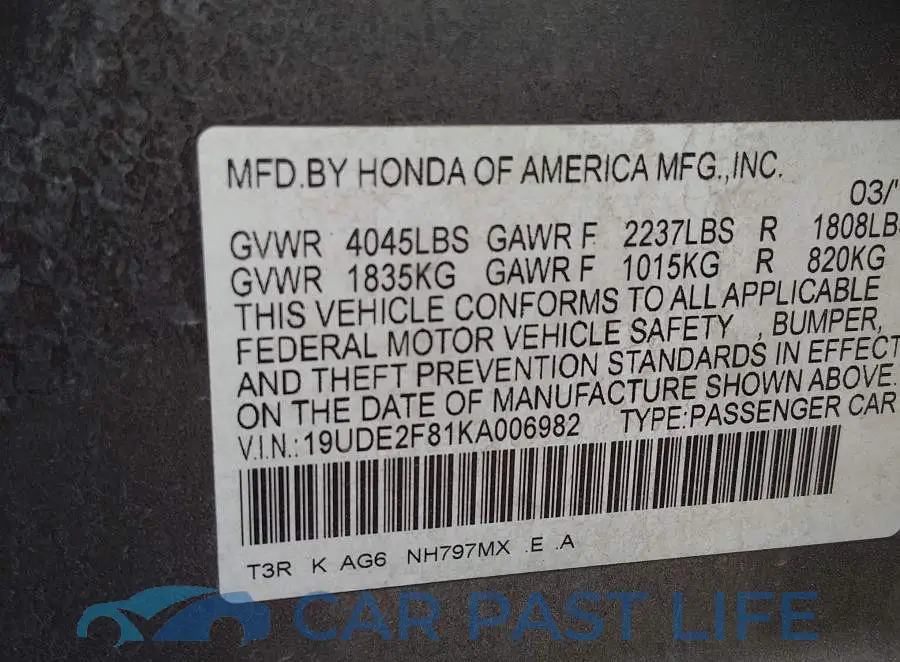 19UDE2F81KA006982# 8