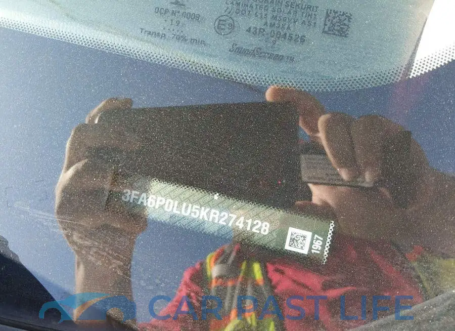 3FA6P0LU5KR274128# 9