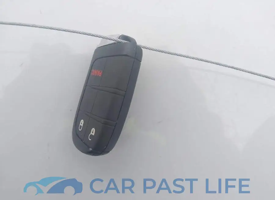 3C4NJDAN1RT170615# 11