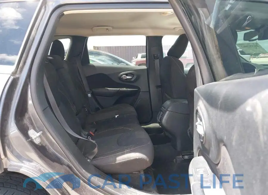 1C4PJLCS6GW114442# 8