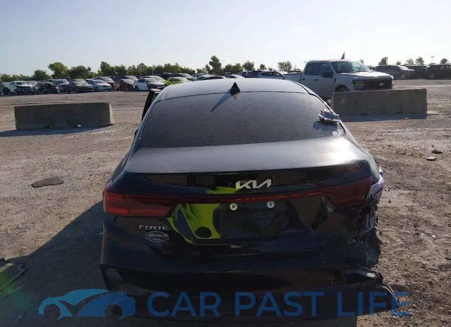 3KPF24AD8RE838052# 16