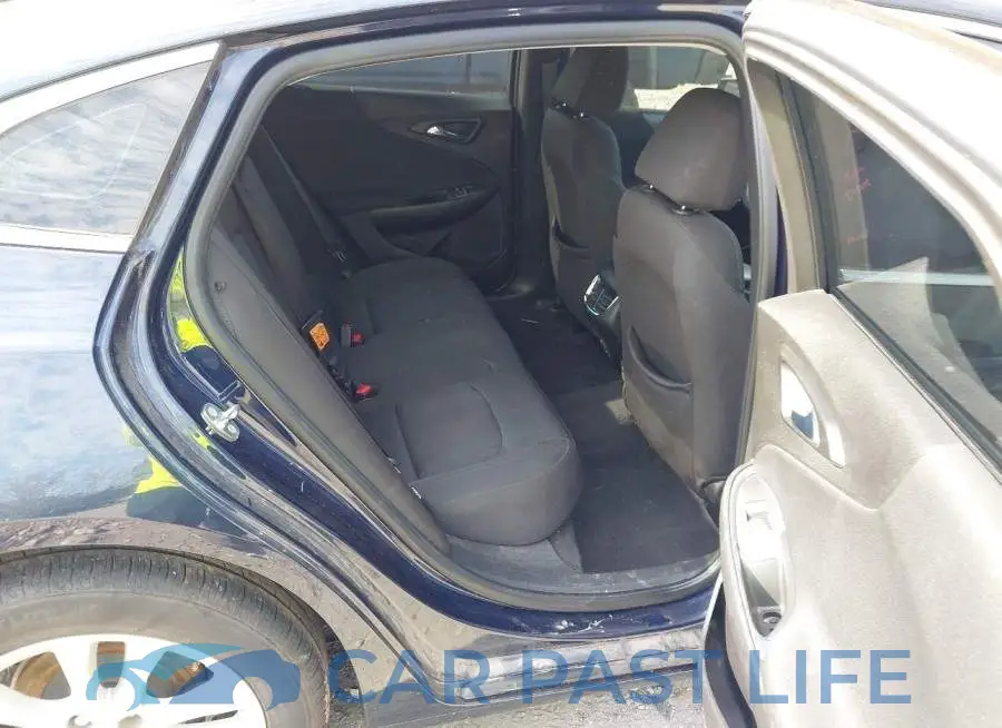 1G1ZD5ST5JF172533# 8