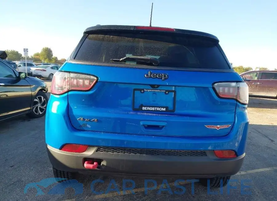 3C4NJDDB4JT307438# 16