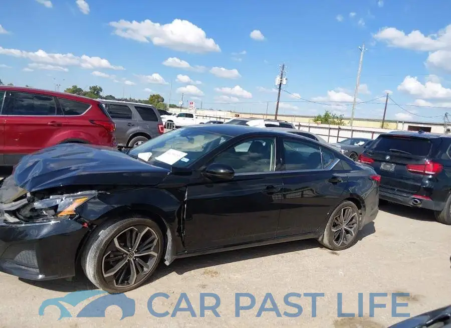 1N4BL4CV4RN436175# 13