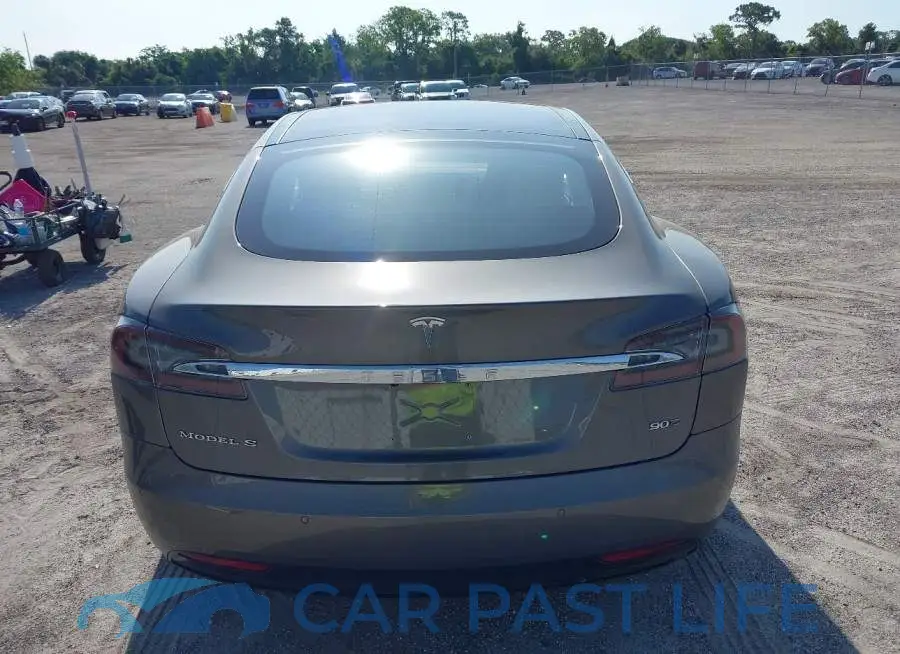 5YJSA1E26GF159977# 17