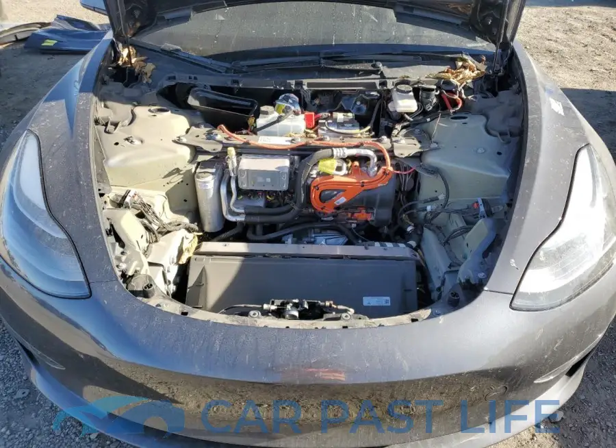 5YJ3E1EC8PF712758# 11