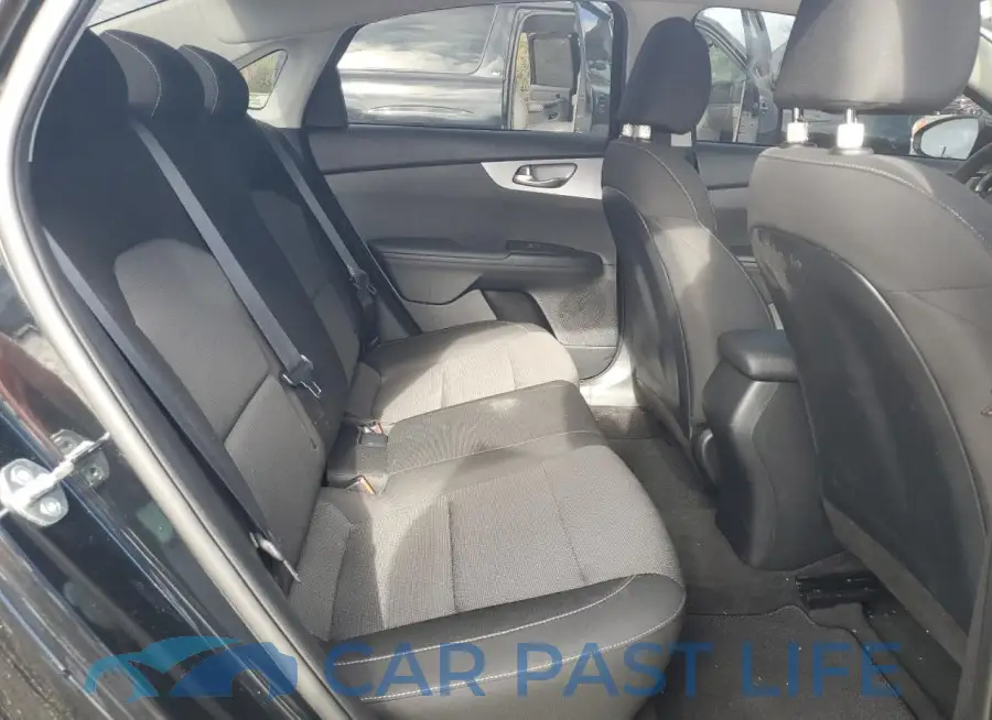 3KPF24AD8PE684553# 10
