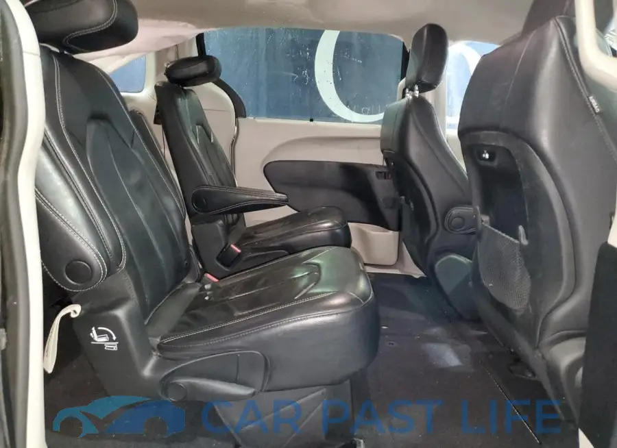 2C4RC1BG9NR185581# 11