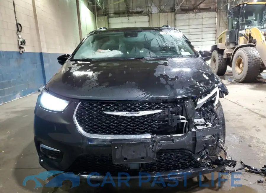 2C4RC1BG9NR185581# 5